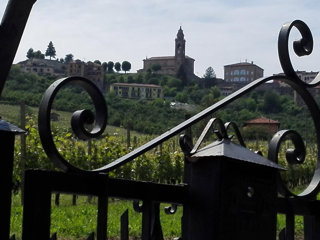 Affittacamere Casa Badinot Diano dʼAlba Esterno foto